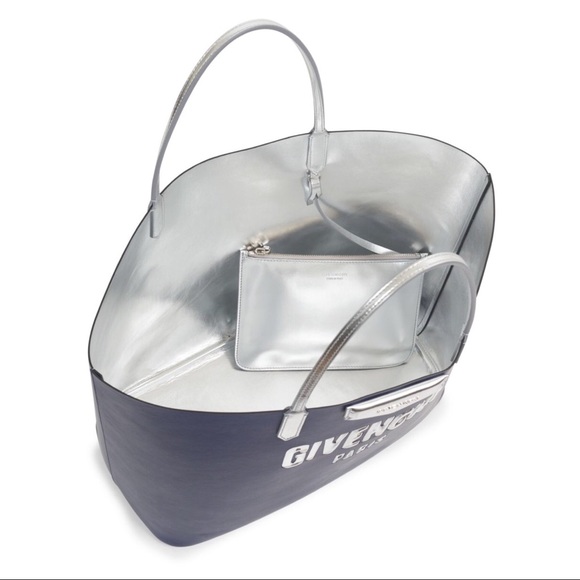 ♥️SOLD♥️ NWT AUTHENTIC Antigona Large Navy Tote - Picture 4 of 7